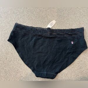 NWT Victoria’s Secret Low-Rise Hiphugger Panty With Sheer Lace Waistband